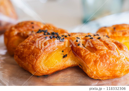 さつまいも餡のパイ 118332306