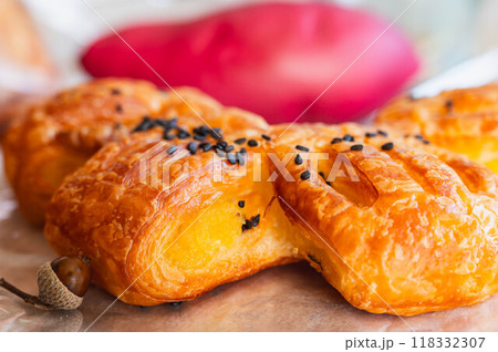 さつまいも餡のパイ 118332307