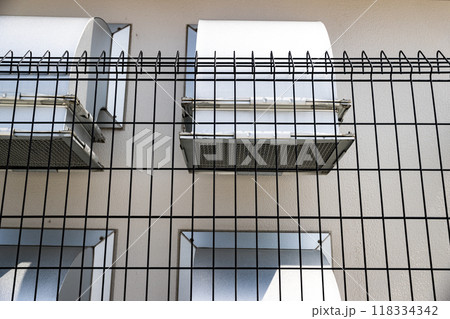 屋上の排気設備ウェザーカバー 118334342