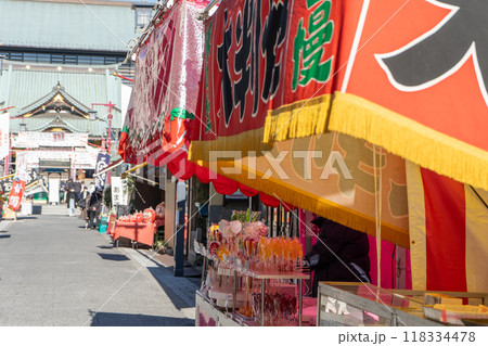 東京都　成田山東京別院　お正月の深川不動堂参道 118334478