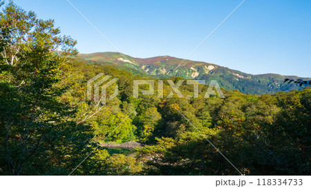 秋の焼石岳登山(つぶ沼コース):東焼石岳・六沢山を望む 秋の焼石岳登山(つぶ沼コース):東焼石岳・六沢山を望む 118334733