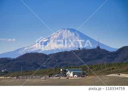 【平塚市】平塚海岸から眺める富士山 【平塚市】平塚海岸から眺める富士山 118334759