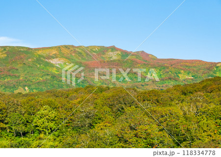秋の焼石岳登山(つぶ沼コース):横岳を望む 秋の焼石岳登山(つぶ沼コース):横岳を望む 118334778