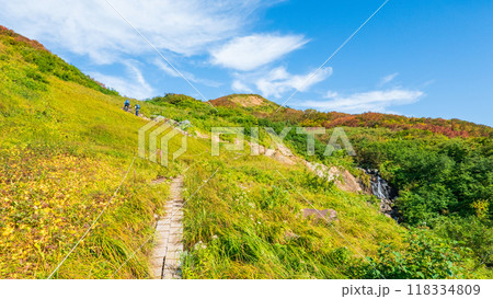 秋の焼石岳登山（銀明水避難小屋～姥石平） 118334809