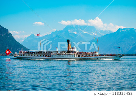 Retro boat on Lake Geneva 118335452
