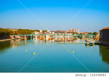 Pont Neuf bridge in Toulouse 118336081