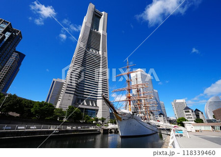 日本丸とランドマークタワー 日本丸とランドマークタワー 118339460