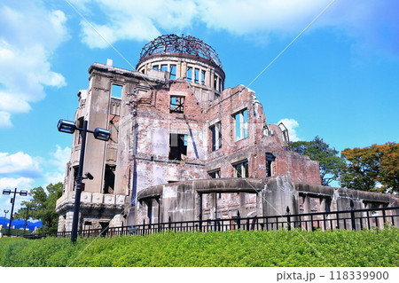 【広島県】秋の平和記念公園(原爆ドーム) 【広島県】秋の平和記念公園(原爆ドーム) 118339900
