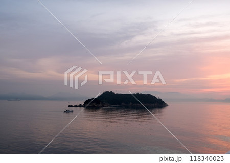 香川県高松市_西側からの稲毛島2_2024年5月 香川県高松市_西側からの稲毛島2_2024年5月 118340023