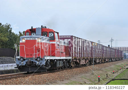 城端線　二塚ー高岡　JR西日本　DE10-1541（富山）＋コキ 118340227