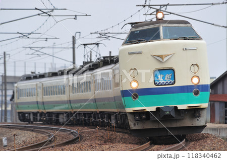北陸本線 高岡ー西高岡 JR東日本 485系 T12編成(新潟) 北越 北陸本線 高岡ー西高岡 JR東日本 485系 T12編成(新潟) 北越 118340462