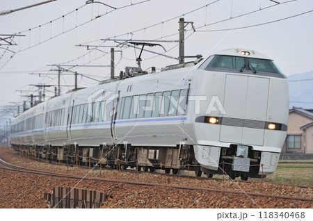 北陸本線　西高岡ー高岡　JR西日本　683系　T47編成（金沢）　サンダーバード 118340468