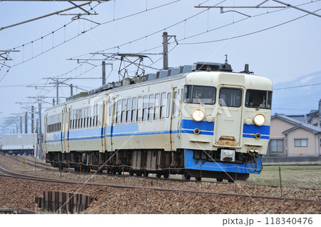 北陸本線　西高岡ー高岡　JR西日本　475系　A13編成（金沢） 118340476
