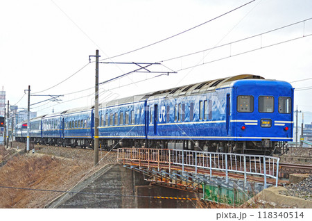 北陸本線 春江ー福井 JR西日本 EF81-106(敦賀)+JR東日本 24系(青森) 日本海 北陸本線 春江ー福井 JR西日本 EF81-106(敦賀)+JR東日本 24系(青森) 日本海 118340514