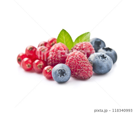 Sweet blueberries, raspberries and currant on white backgrounds Sweet blueberries, raspberries and currant on white backgrounds 118340993