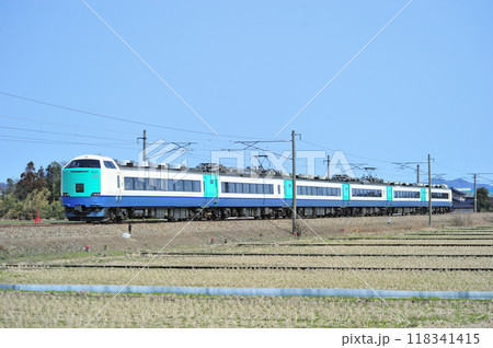 北陸本線　福岡ー石動　JR東日本　485系　R23編成（新潟）　北越 118341415