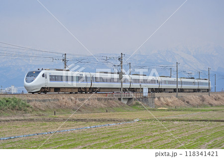 北陸本線　水橋ー東富山　JR西日本　681系　W02編成（金沢）　はくたか 118341421