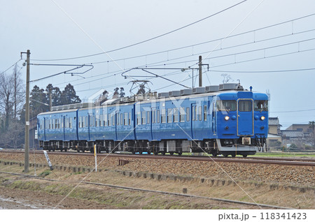 北陸本線 東富山ー水橋 JR西日本 413系 B09編成(金沢) 北陸本線 東富山ー水橋 JR西日本 413系 B09編成(金沢) 118341423