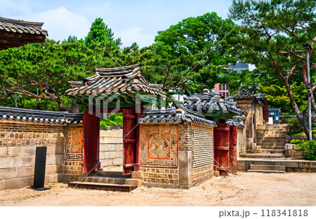 Walls of Deoksugung Palace in Seoul, South Korea 118341818