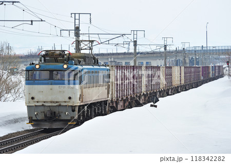 奥羽本線　大釈迦ー浪岡　JR貨物　EF81-503（富山） 118342282