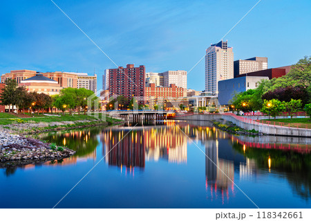 Rochester, Minnesota, USA Cityscape on the Zumbro River 118342661