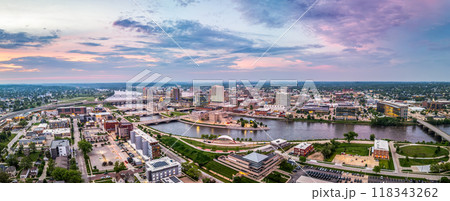 Cedar Rapids, Iowa, USA cityscape on the Cedar River 118343262