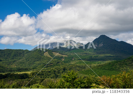 日本の鳥取県の大山のとても美しい風景 118343356