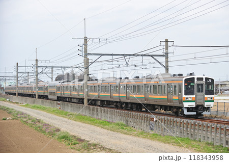 高崎線 岡部ー深谷 JR東日本 211系 C13編成(高崎) 高崎線 岡部ー深谷 JR東日本 211系 C13編成(高崎) 118343958