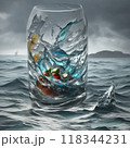 水に置かれたコップ 118344231