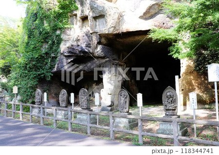 瑞巌寺参道 洞窟と石仏群 松島町 宮城県 瑞巌寺参道 洞窟と石仏群 松島町 宮城県 118344741