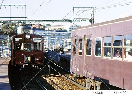 昭和54年　旧型国電クモハ73　国道駅　鶴見線　神奈川県　横浜市　記録写真 118344749