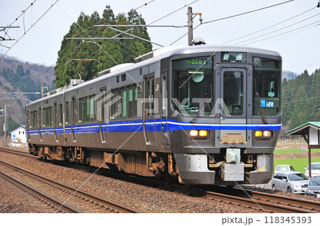 北陸本線　南今庄　JR西日本　521系　E1編成（金沢） 118345393