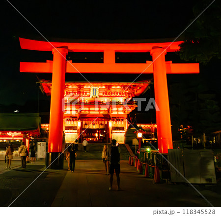 Fushimi Inari Taisha by night, in Kyoto, Japan 118345528