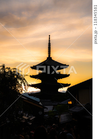 Hokan-ji Temple, Yasaka Pagoda, in Ninenzaka street, in Kyoto, Japan 118345581