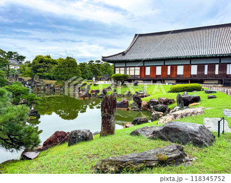Nijo Castle under the rain in Kyoto, Japan Nijo Castle under the rain in Kyoto, Japan 118345752