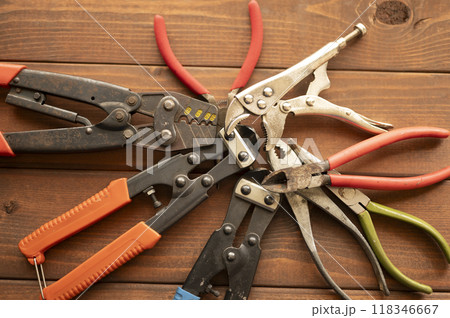使い込んでる工具類 118346667