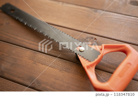 使い込んだビルダーソー 118347810