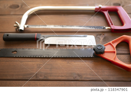 使い込まれた鋸達 使い込まれた鋸達 118347901