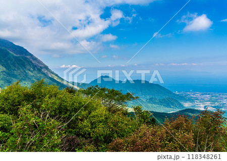 新緑の仁田峠第二展望所からの眺め　【長崎県雲仙市】 118348261