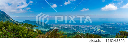 新緑の仁田峠第二展望所からの眺め　パノラマ　【長崎県雲仙市】 118348263