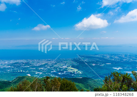 新緑の仁田峠第二展望所からの眺め　【長崎県雲仙市】 118348268