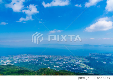 新緑の仁田峠第二展望所からの眺め 【長崎県雲仙市】 新緑の仁田峠第二展望所からの眺め 【長崎県雲仙市】 118348275