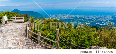 新緑の仁田峠第二展望所からの眺め　パノラマ　【長崎県雲仙市】 118348280