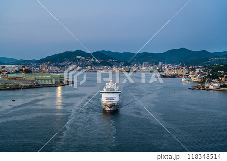 女神大橋から長崎港客船出港(Blue Dream Melody)【長崎市】 女神大橋から長崎港客船出港(Blue Dream Melody)【長崎市】 118348514