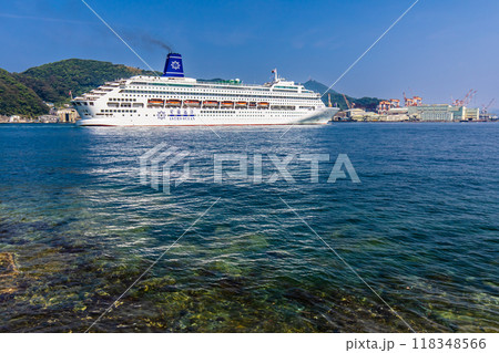 長崎港客船入港（Piano Land）【長崎市】 118348566