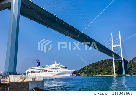 長崎港客船入港(Piano Land) 女神大橋通過【長崎市】 長崎港客船入港(Piano Land) 女神大橋通過【長崎市】 118348663