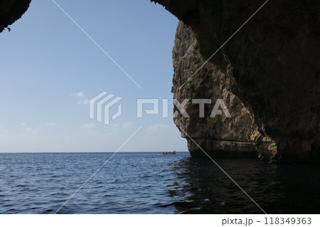 マルタの自然の創造物、青の洞門、ブルー・グロット 118349363