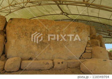 マルタの世界遺産、巨石神殿の1つであるハジャー・イム神殿 118349704