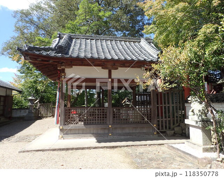 奈良県奈良市、新薬師寺の南門の西にあり、天照皇大神、藤原広嗣、地主神を祀る南都鏡神社 118350778