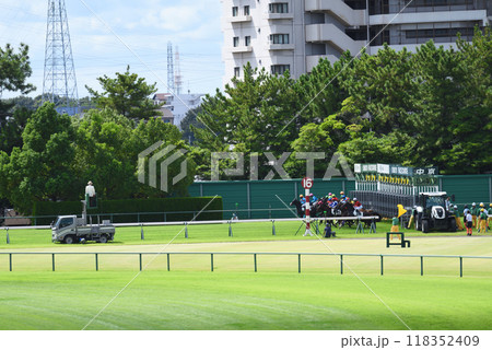秋の中京競馬場 秋の中京競馬場 118352409